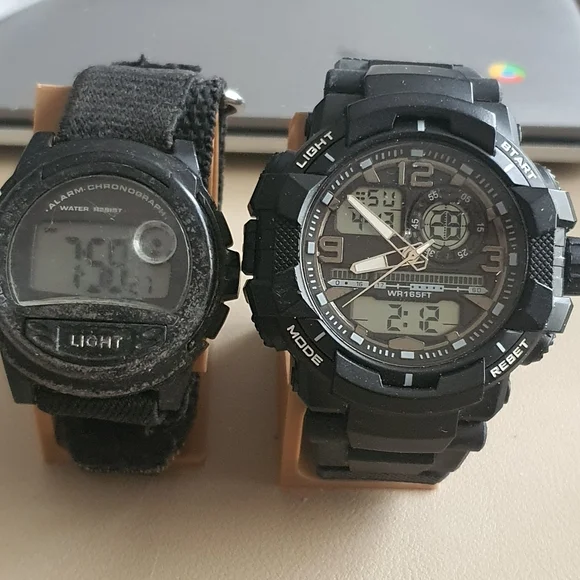 10/$20 Lot Of 2 Digital Alarm Chronograph Men's Watches - Picture 1 of 5